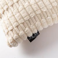 Kissen 3D Kuschelrelief Struktur dove white creme 45x45cm Detail Label