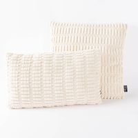 88950-Kissen-3D-Kuschelrelief-Struktur-dove-white-creme-45x45cm-IMG-KW35-367.jpg Kissen 3D Kuschelrelief Struktur dove white creme 45x45cm Gruppenfoto