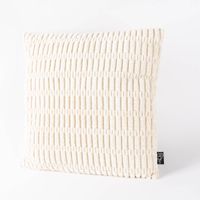 88950-Kissen-3D-Kuschelrelief-Struktur-dove-white-creme-45x45cm-IMG-KW35-373.jpg Kissen 3D Kuschelrelief Struktur dove white creme 45x45cm schräg