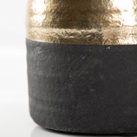 Dekovase Terri aus Keramik in Schwarz und Gold von Countryfield 15x15x17cm Detailfoto seitlich