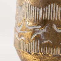 89044-Vase-aus-Metall-Reliefstruktur-Gold-von-Countryfield-18-5x18-5x32-5cm-IMG-KW37-057.jpg Vase aus Metall Reliefstruktur Gold von Countryfield 18,5x18,5x32,5cm Nahaufnahme
