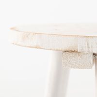 Pflanzenhocker aus Holz mit Vintage Finish in Weiß von Countryfield 20x20x20cm Nahaufnahme oberfläche