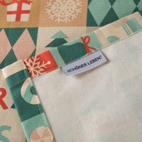 89564-Tischdecke-HoHoHo--in-versch--Groessen-von-SCHoeNER-LEBEN--89564-006.jpg Tischdecke HoHoHo! von SCHÖNER LEBEN. Detail Saum und Label