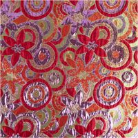 89960-Brokatstoff-mit-Lurex-Blumen-und-Kreise-rot-gold-lila-145cm-Breite--MG-4787.jpg Glamouröser Brokatstoff mit Lurex und Doppelgewebe-Effekten in Rot, Gold und Lila für Deko, Bekleidung und Kostüme Vollbild des Stoffes