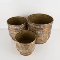 89967-3er-Set-uebertopf-Tripoli-aus-Metall-in-Gold-Antik-32-5x32cm-IMG-1405.jpg Wunderschönes Übertopf-Set Tripoli für deine liebsten Pflanzen in Gold-Antik von oben