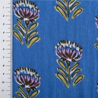 90042-Musselin-Stoff-Double-Gauze-Esha-Blumen-blau-1-30m-Breite-IMG-0854.jpg Musselin Stoff Double Gauze Esha Blumen blau 1,30m Breite, mit Maßstab