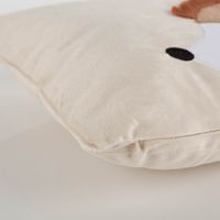 90064-Kuschelkissen-Igel-beige-30x50cm-IMG-1276.jpg Kuschelkissen aus weichem Velour mit niedlichem Igel in Beige in der Größe 30x50cm Kissenecke