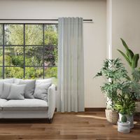 Gardine Verde Eco nachhaltig mit Schlaufen uni Taupe 137x245cm (BxH) aufgehängt im Raum