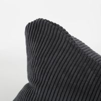 90117-Magma-Leseknochen-Nackenkissen-Cord-anthrazit-42x22cm-IMG-1128.jpg Entspannung Pur: Dein bequemer Begleiter beim Lesen oder unterwegs - Komfortables Nackenkissen in Anthrazit Musternahaufnahme