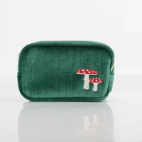 Bezaubernde Mushroom Makeup Bag von Sass & Belle grün 9x18x13cm (BxLxH) Nahaufnahme