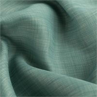 Der hochwertige Vorhangstoff Dekostoff Menari Strukturoptik meliert Mintblau 152cm Breite besticht durch seine lebendige Farbgebung. Die Meterware ist ideal für moderne, stilvolle Fensterdekorationen und Heimtextilien - stilvoll drapiert
