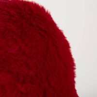 Herz Plüschkissen in Rot – Die perfekte Geschenkidee für Verliebte Detailaufnahme