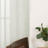 90361-Gardinenstoff-Meterware-mit-Bleiband-und-Boucle-Streifen-hellblau-3m-Hoehe--MG-8794.jpg Modern gestreifter Gardinenstoff in zartem Hellblau als transparente raumhohe Meterware, hergestellt in Deutschland Nahaufnahme