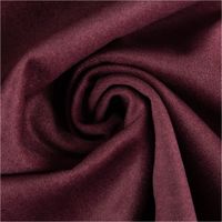 Polsterstoff Veno mit easy clean Fleckschutz in weicher Mikrofaser-Samtqualität in Aubergine mit 145cm Stoffbreite eingedreht in Falten