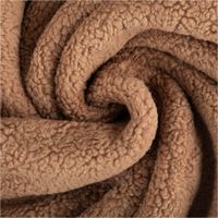 Flauschiger Teddy Fleece aus Baumwolle in Braun – perfekt zum Kuscheln eingedreht in Falten