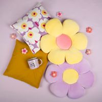 Kissen Minnie Blüte Blumenkissen lila gelb 50cm von Magma Inspiration