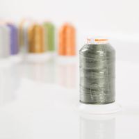 Gütermann Outdoor Nähgarn 40 in grau – UV-beständig, reißfest & ideal für Outdoor-Stoffe Farbkontrast