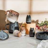 90426-Tasse-Mojave-Dog-Mug-Hund-von-Sass-und-Belle-CZQ308-CZQ328-CZQ307-CZQ305-CZQ316-CZQ317-Lifestyle.jpg Tasse Mojave Dog Mug Hund mit anderen Accessoires und der Katzenserie von Sass & Belle