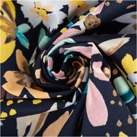 90459-Baumwollsatin-Stretchstoff-Blumen-schwarz-bunt-150cm-Breite--MG-4837.jpg Baumwollsatin Stretchstoff mit Blumen-Print – Leichtigkeit & Stil für deine Modeprojekte kunstvoll eingedreht in Falten