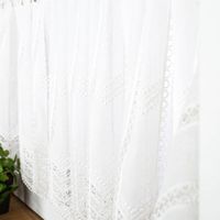 90488-Scheibengardinen-Meterware-Makramee-Stickerei-Leinenstruktur-naehfrei-wollweiss-45cm-Hoehe--MG-3775.jpg Hochwertige Scheibengardinen Meterware Makrameé-Stickerei Leinenstruktur nähfrei wollweiß 45cm Höhe bestechen durch ihre elegante Leinenoptik und die feine, montagefertige Makrameé-Verarbeitung am Abschluss - unteres Ende