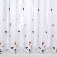 90499-Scheibengardinen-Meterware-Feinbatist-naehfrei-Stickerei-Blaetter-weiss-kupfer-grau-45cm-Hoehe--MG-3700.jpg Detailansicht Scheibengardine Feinbatist mit gestickten Blättern in Kupfer und Grau, feine transparente Stoffstruktur sichtbar.