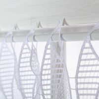 90501-Scheibengardinen-Meterware-Makramee-Spitze-naehfrei-weiss-15cm-Hoehe--MG-3799.jpg Scheibengardinen Meterware Makramee-Spitze in 15cm – Premium-Fensterdeko ohne Nähen oberes Ende Nahaufnahme