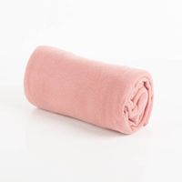 90512-Plaid-aus-Kuschelfleece-mit-Kettelrand-einfarbig-rosa-125x150cm--MG-8278.jpg Flauschiges Plaid in Rosa – Pflegeleicht, handlich & vielseitig einsetzbar Vollbild