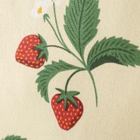 90518-Kissenhuelle-Strawberry-Happy-Fruit-Erdbeeren-vanille-rot-in-versch--Groessen-von-SCHoeNER-LEBEN--88842-010.jpg Detail des Erdbeer-Motivs auf vanillefarbenem Baumwollstoff der Kissenhülle Strawberry Happy Fruit von SCHÖNER LEBEN.