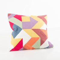 90531-Kissenhuelle-Canvas-Geometrie-bunt-40x40cm--MG-8230.jpg Kissenhülle Canvas Geometrisch Bunt 40x40 cm – Modernes Dekokissen mit grafischem Design Vollbild