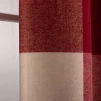 90541-Vorhang-Wolloptik-isolierend-Karo-rot-135x260cm--MG-0844.jpg Vorhang Wolloptik isolierend Karo rot 135x260cm – Stilvoll, funktional & gemütlich Detailaufnahme
