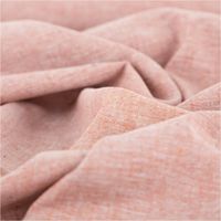 Chambray Stoff aus Leinen und Baumwolle in meliertem Ziegelrot -  Ideal für sommerliche Mode & natürliche Wohntextilien stilvoll und harmonisch drapiert