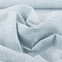 90600-Leinen-Baumwollstoff-Chambray-Nadelstreifen-meliert-mint-1-38m-Breite--MG-3280.jpg Chambray Stoff aus Leinen und Baumwolle mit Nadelstreifen-Dessin in meliertem Mint - Ideal für sommerliche Mode & natürliche Wohntextilien stilvoll und harmonisch drapiert