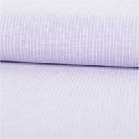 Chambray Stoff aus Leinen und Baumwolle mit Nadelstreifen-Dessin in meliertem Flieder - Ideal für sommerliche Mode & natürliche Wohntextilien ausgerollt und glatt liegend