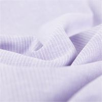 Chambray Stoff aus Leinen und Baumwolle mit Nadelstreifen-Dessin in meliertem Flieder - Ideal für sommerliche Mode & natürliche Wohntextilien stilvoll und harmonisch drapiert
