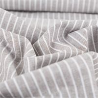 Chambray Stoff aus Leinen und Baumwolle mit Streifen -Dessin in meliertem Khaki-Grün - Ideal für sommerliche Mode & natürliche Wohntextilien stilvoll und harmonisch drapiert