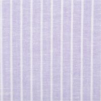 Chambray Stoff aus Leinen und Baumwolle mit Streifen -Dessin in meliertem Flieder -  Ideal für sommerliche Mode & natürliche Wohntextilien Nahaufnahme des Stoffes