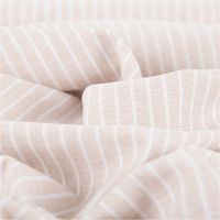 Chambray Stoff aus Leinen und Baumwolle mit Streifen -Dessin in meliertem hellem Beige -  Ideal für sommerliche Mode & natürliche Wohntextilien stilvoll und harmonisch drapiert