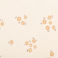 90703-Rippjersey-Bio-Rib-Jersey-Stoff-Bluemchen-natur-1-2m-Breite--MG-4930.jpg Rippjersey Rib Jersey Stoff aus Bio Baumwolle mit kleinen Blümchen in Natur – Weicher Jersey für bequeme Mode & Accessoires Nahaufnahme des Stoffes