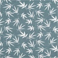 90764-Baumwollstoff-Popeline-Rikka-Blaetter-graublau-1-45m-Breite--MG-4216.jpg Baumwollstoff Popeline Rikka mit Blätter-Print in Graublau – Hochwertiger Stoff für kreative Projekte Nahaufnahme des Stoffes