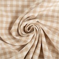 90766-Dekostoff-Herzchen-Karo-klein-beige-weiss-140cm-Breite--MG-7887.jpg Blickdichter Dekostoff mit kleinen Herzchen und Karos in Beige und Weiß aus deutscher Produktion – Vielseitig & Pflegeleicht kunstvoll eingedreht in Falten