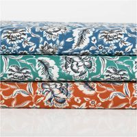 90771-Baumwollstoff-Popeline-Romana-Blumen-rost-1-45m-Breite--MG-4309.jpg Baumwollstoff Popeline Romana mit Blumen-Print in Rost– Hochwertiger Stoff für kreative Projekte mit anderen Stoffen in Szene gesetzt