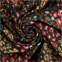 Baumwollstoff Popeline Samburu mit abstraktem Mini-Blüten-Print in Schwarz und Rot– Vielseitig & Hautfreundlich kunstvoll eingedreht in Falten