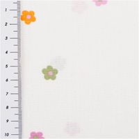 90867-Baumwollstoff-Popeline-Stoff-Bluemchen-wollweiss-bunt-1-45m-Breite--MG-4597.jpg Baumwollstoff Popeline mit bunten Blümchen – Fröhlicher Baumwollstoff für kreative Nähprojekte mit Massband
