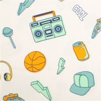 Jersey Stoff aus Baumwolle mit Cool Vibes Print – Weicher & elastischer Stoff für einzigartige Nähprojekte Nahaufnahme des Stoffes