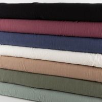 90960-Baumwollstoff-Cotton-Slub-washed-sand-1-30m-Breite--MG-5553.jpg Baumwollstoff Cotton Slub Washed Sand – Weich, luftig & perfekt für sommerliche Kleidung mit anderen Stoffen in Szene gesetzt
