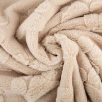 90963-Fleece-Stoff-3D-Pfoten-einfarbig-beige-1-6m-Breite--MG-5592.jpg Fleece Stoff 3D Pfoten Beige – Kuschelweich & extrabreit (1,60m) | Perfekt für Decken, Kissen & Haustier-Accessoires kunstvoll eingedreht in Falten