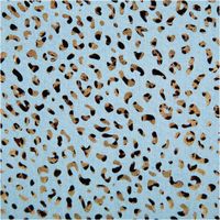 91031-Jeansstoff-Baumwollstoff-Leo-Print-hellblau-goldfarbig-1-48m-Breite--MG-6508.jpg Jeansstoff Baumwollstoff Leo-Print hellblau goldfarbig – für kreative Nähideen mit besonderem Effekt Nahaufnahme des Stoffes
