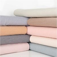 91083-Jersey-Stoff-Baumwolljersey-Yarn-Dyed-Streifen-fein-weiss-hell-mauve-1-50m-Breite--MG-6023.jpg Jersey Stoff Baumwolljersey Yarn Dyed Streifen – Fein gestreift in Weiß und Hell-Mauve, 1,50 m Breite in Kombination mit weiteren Stoffen in Szene gesetzt