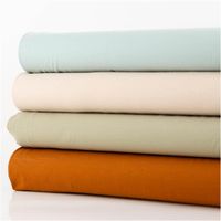 91090-Jersey-Stoff-Baumwolljersey-uni-olivgruen-1-50m-Breite--MG-6091.jpg Jersey Stoff Baumwolljersey Uni Olivgrün – Weich, elastisch und hautfreundlich, 1,50 m Breite mit anderen Stoffen in Szene gesetzt