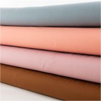 Jersey Stoff Baumwolljersey Uni hell-mauve – Weich, elastisch und hautfreundlich, 1,50 m Breite mit anderen Stoffen in Szene gesetzt